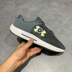 UNDER ARMOUR MICRO G PURSUIT BP 'PITCH GREY WHITE' 3021953-103 SIZE 43 GIÀY 2HAND CHÍNH HÃNG