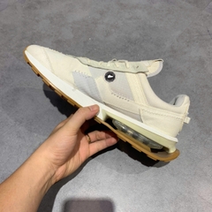 👟 NIKE AIR MAX PRE-DAY ‘VOODOO – PHOTON DUST GUM’ DR1007-011 SIZE 45 GIÀY 2HAND CHÍNH HÃNG