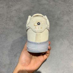 👟 NIKE AIR FORCE 1 LOW ’07 LV8 EMB SUMMIT WHITE BLUE WHISPER’ DV0787-100 – SIZE 43 – GIÀY 2HAND CHÍNH HÃNG