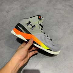 UNDER ARMOUR CURRY 2 RETRO GS 'IRON SHARPENS IRON' 3026053-100 SIZE 38 GIÀY 2HAND CHÍNH HÃNG