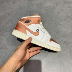 AIR JORDAN 1 MID GS 'WHITE ROSE GOLD' 555112-190 SIZE 36.5 GIÀY 2HAND CHÍNH HÃNG