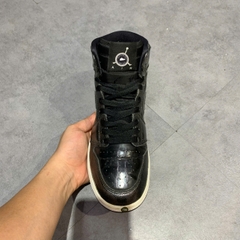 NIKE AIR JORDAN 1 RETRO HIGH BLACK PATENT ANTI-GRAVITY SIZE 39 GIÀY 2HAND CHÍNH HÃNG