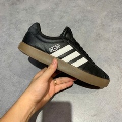 ADIDAS VL COURT 3.0 ‘BLACK WHITE GUM’ ID6286 SIZE 42 GIÀY 2HAND CHÍNH HÃNG