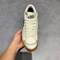 NIKE BLAZER LOW '77 JUMBO SAIL PRO GREEN GUM' DR9865 101 SIZE 42 GIÀY 2HAND CHÍNH HÃNG