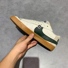 NIKE BLAZER LOW '77 JUMBO SAIL PRO GREEN GUM' DR9865 101 SIZE 42 GIÀY 2HAND CHÍNH HÃNG