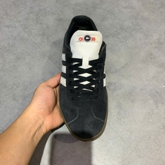 ADIDAS VL COURT 2.0 'BLACK WHITE GUM' HQ1801 SIZE 40 2/3 GIÀY 2HAND CHÍNH HÃNG