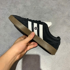 ADIDAS VL COURT 2.0 'BLACK WHITE GUM' HQ1801 SIZE 40 2/3 GIÀY 2HAND CHÍNH HÃNG