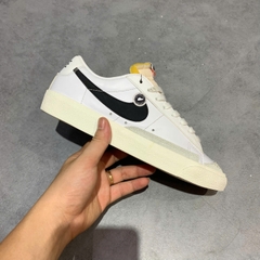 NIKE BLAZER LOW '77 VINTAGE WHITE BLACK DA6364-101 SIZE 40 GIÀY 2HAND CHÍNH HÃNG