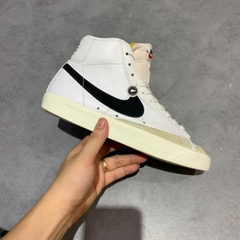NIKE BLAZER MID '77 VINTAGE 'WHITE BLACK' BQ6806-100 SIZE 40 GIÀY 2HAND CHÍNH HÃNG