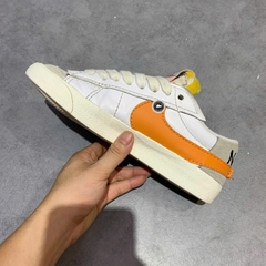 NIKE BLAZER LOW '77 JUMBO WHITE/ALPHA ORANGE GREY FOG DN2158-100 SIZE 41 GIÀY 2HAND