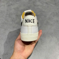 NIKE BLAZER LOW ’77 VINTAGE “WHITE/BLACK” DA6364‑101 SIZE 44 – GIÀY 2HAND CHÍNH HÃNG