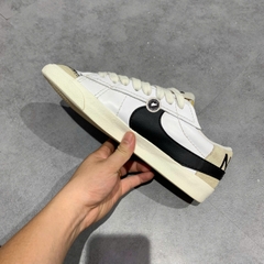NIKE BLAZER LOW ’77 JUMBO WHITE/WHITE/SAIL/BLACK – SIZE 44 – GIÀY 2HAND