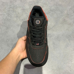 NIKE AIR FORCE 1/1 LOW BLACK CHILE RED – DD2429 001 SIZE 41 – GIÀY 2HAND CHÍNH HÃNG