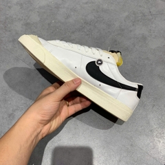 NIKE BLAZER LOW ’77 WHITE BLACK – DC4769 102 – GIÀY 2HAND CHÍNH HÃNG [PVN19470]