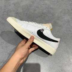 NIKE BLAZER LOW ’77 VINTAGE WHITE BLACK SAIL DA6364 101 – GIÀY 2HAND CHÍNH HÃNG PVN19439