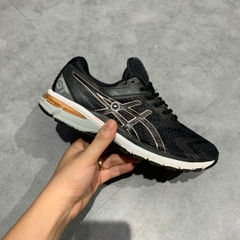 ASICS GT‑2000 8 D WIDE 'Black Rose Gold' – Mã 1012A592‑002 – SIZE 40.5 – Giày 2HAND chính hãng