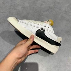 NIKE BLAZER LOW ’77 JUMBO – DN2158 101 SIZE 40 – GIÀY 2HAND CHÍNH HÃNG