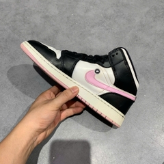 AIR JORDAN 1 MID WHITE LIGHT ARCTIC PINK – 555112 103 SIZE 40 – GIÀY 2HAND CHÍNH HÃNG
