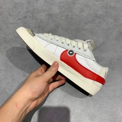NIKE BLAZER LOW ’77 JUMBO “WHITE / PHOTON DUST / LIGHT SMOKE GREY / UNIVERSITY RED” DQ8769-100 — SIZE 41 GIÀY 2HAND CHÍNH HÃNG — PVN19543