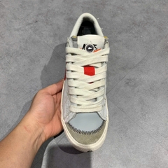 NIKE BLAZER LOW ’77 JUMBO “WHITE / PHOTON DUST / LIGHT SMOKE GREY / UNIVERSITY RED” DQ8769-100 — SIZE 41 GIÀY 2HAND CHÍNH HÃNG — PVN19543