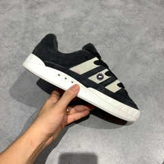 ADIDAS ADIMATIC "CORE BLACK / CRYSTAL WHITE / CARBON" ID8265 — SIZE 42 GIÀY 2HAND CHÍNH HÃNG — PVN19691