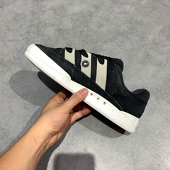 ADIDAS ADIMATIC "CORE BLACK / CRYSTAL WHITE / CARBON" ID8265 — SIZE 42 GIÀY 2HAND CHÍNH HÃNG — PVN19691
