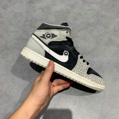NIKE JORDAN 1 MID SE ELEPHANT PRINT DM1200-016 SIZE 40 GIÀY 2HAND CHÍNH HÃNG PVN19791