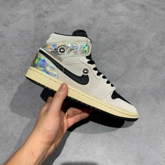 NIKE AIR JORDAN 1 MID DIRTY POWDER IRIDESCENT BQ6472-602 SIZE 40 GIÀY 2HAND CHÍNH HÃNG PVN19790