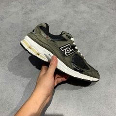 NEW BALANCE 2002R ML2002RB SIZE 42.5 GIÀY 2HAND CHÍNH HÃNG PVN19878
