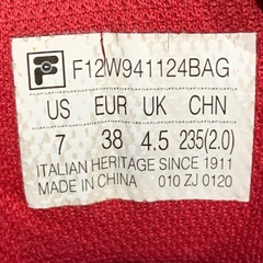 FILA RETRO RUNNING SHOES GOLDEN 010ZJ0120 SIZE 38 GIÀY 2HAND CHÍNH HÃNG PVN20119