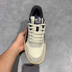 PUMA DOUBLECOURT PRM ‘WARM WHITE / NEW NAVY’ 393283-03 SIZE 42.5 GIÀY 2HAND CHÍNH HÃNG PVN19963