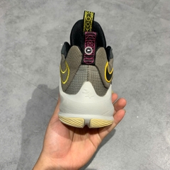 NIKE ZOOM FREAK 3 ‘LOW BATTERY’ DA0695-006 SIZE 42.5 GIÀY 2HAND CHÍNH HÃNG PVN20082