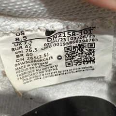 ChatGPT said:  NIKE BLAZER LOW ’77 JUMBO WHITE / BLACK / SAIL DN2158-101 SIZE 42 GIÀY 2HAND CHÍNH HÃNG PVN20022