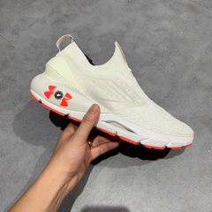 UNDER ARMOUR HOVR PHANTOM 2 SLIP – 3024806-100 SIZE 45 GIÀY 2HAND CHÍNH HÃNG PVN19991