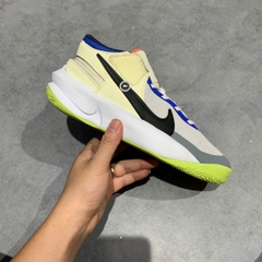 NIKE TEAM HUSTLE D10 FLYEASE “WHITE MULTI-COLOR” FB1395-101 SIZE 40 GIÀY 2HAND CHÍNH HÃNG PVN20089