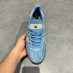 ADIDAS HANDBALL SPEZIAL “LIGHT BLUE / CLOUD WHITE / GUM” BD7632 SIZE 41 ⅓ GIÀY 2HAND CHÍNH HÃNG PVN20078
