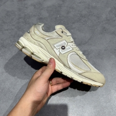 New Balance 2002R ‘Linen Fog’ – M2002RAA SIZE 40 Giày 2hand chính hãng PVN20337