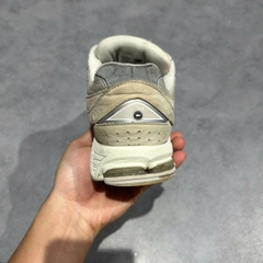 New Balance 2002R ‘Linen Fog’ – M2002RAA SIZE 40 Giày 2hand chính hãng PVN20337