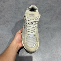 New Balance 2002R ‘Linen Fog’ – M2002RAA SIZE 40 Giày 2hand chính hãng PVN20337