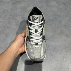 NEW BALANCE 530 ‘SILVER YELLOW’ MR530SC SIZE 42 GIÀY 2HAND CHÍNH HÃNG PVN20339