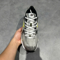 NEW BALANCE 530 'SILVER YELLOW' MR530SC SIZE 44.5 GIÀY 2HAND CHÍNH HÃNG PVN20305