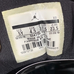 AIR JORDAN 1 MID GS CHICAGO 554725 116 SIZE 37.5 GIÀY 2HAND CHÍNH HÃNG PVN20722