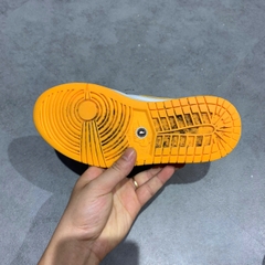 NIKE AIR JORDAN 1 MID SE 'LASER ORANGE BLACK' CV5276-107 SIZE 36.5 GIÀY 2HAND CHÍNH HÃNG PVN20731