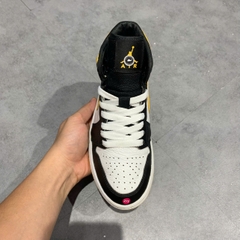 NIKE AIR JORDAN 1 MID SE 'LASER ORANGE BLACK' CV5276-107 SIZE 36.5 GIÀY 2HAND CHÍNH HÃNG PVN20731