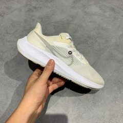 NIKE AIR ZOOM PEGASUS 39 WHITE PURE PLATINUM DH4072 100 SIZE 39 GIÀY 2HAND CHÍNH HÃNG PVN20825