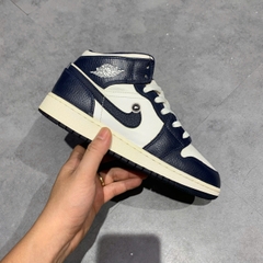 NIKE AIR JORDAN 1 MID GS OBSIDIAN WHITE METALLIC GOLD 554725-174 SIZE 37.5 GIÀY 2HAND CHÍNH HÃNG PVN20742