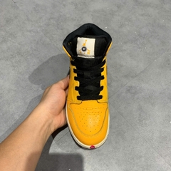AIR JORDAN 1 MID 'UNIVERSITY GOLD BLACK' (GS) 554725-700 SIZE 36.5 GIÀY 2HAND CHÍNH HÃNG PVN20739