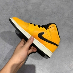 AIR JORDAN 1 MID 'UNIVERSITY GOLD BLACK' (GS) 554725-700 SIZE 36.5 GIÀY 2HAND CHÍNH HÃNG PVN20739
