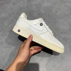 NIKE AIR FORCE 1 '07 NỮ TRẮNG DD8959 100 SIZE 38.5 GIÀY 2HAND CHÍNH HÃNG PVN20703