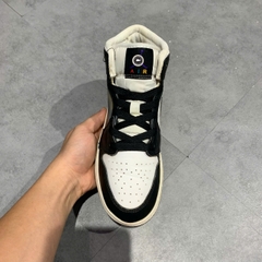 AIR JORDAN 1 MID GS 'HOLOGRAM' DR9495 001 SIZE 38 GIÀY 2HAND CHÍNH HÃNG PVN20715